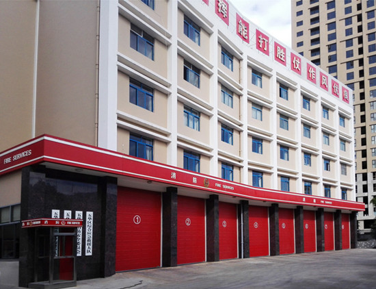 消防車(chē)庫門(mén).jpg